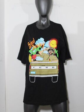 Bad Bunny "Un Verano Sin Ti" World's Hottest Tour 2022 Graphic T-Shirt - Size L